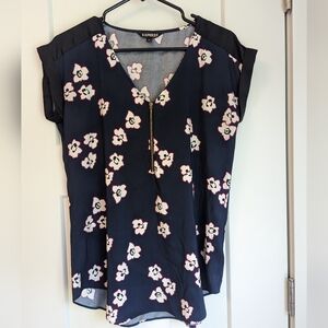 EXPRESS Blue/White/Purple/Black Cap Sleeve top with zipper - size Medium